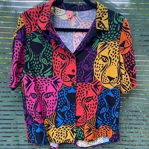Shirt with colored jaguars